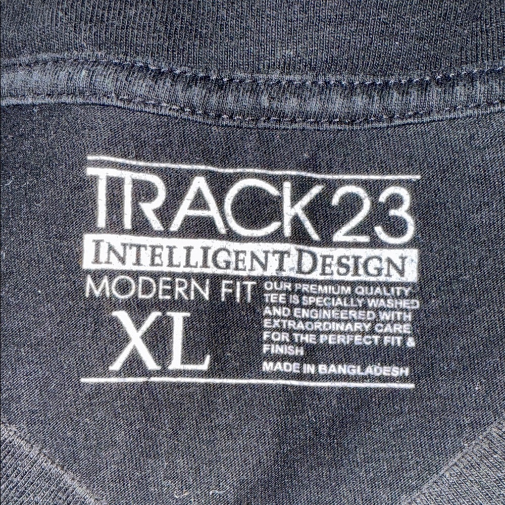 California Graphic Black V-Neck T-Shirt - Picture 3 of 3
